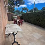 Beautiful With Garden Near Apartment
