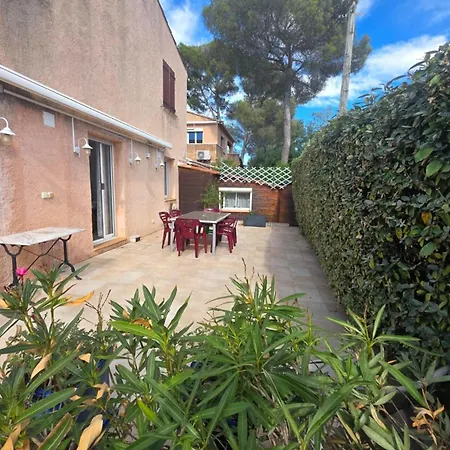 Beautiful With Garden Near *